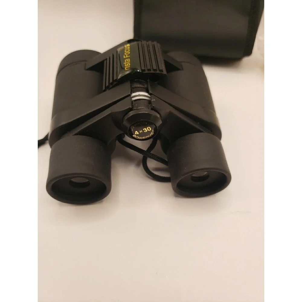Bushnell 4x30 Insta Focus 288ft at 1000yds Field 5.5 Binoculars W/ Strap & Case